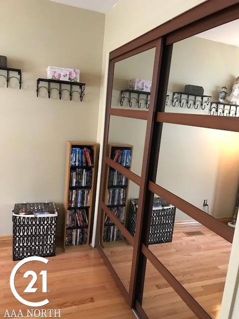 57507 Jewell Road Washington, MI 48094 - Photo 15 of 22 2nd becroom closet