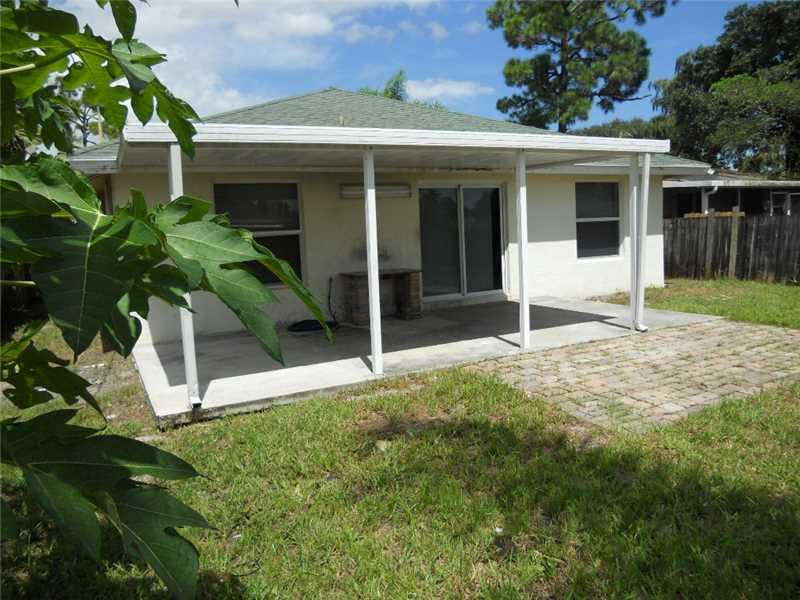 5664 Mango Road West Palm Beach, FL 33413 - Photo 14 of 15 Patio/Deck