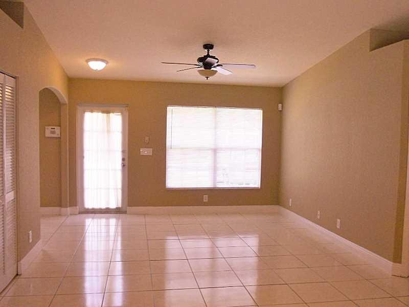 5664 Mango Road West Palm Beach, FL 33413 - Photo 3 of 15 Living Room