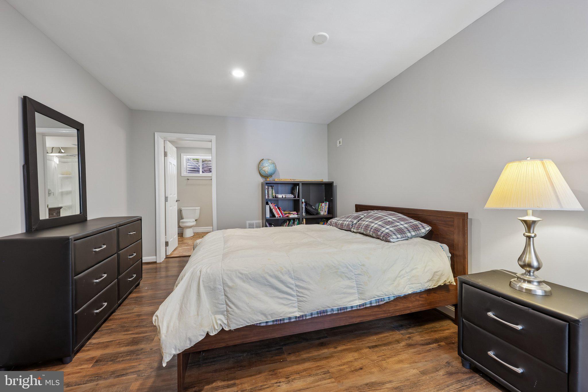 10410 Gary Road Potomac, MD 20854 - Photo 49 of 67 Bonus room w/ en suite bath