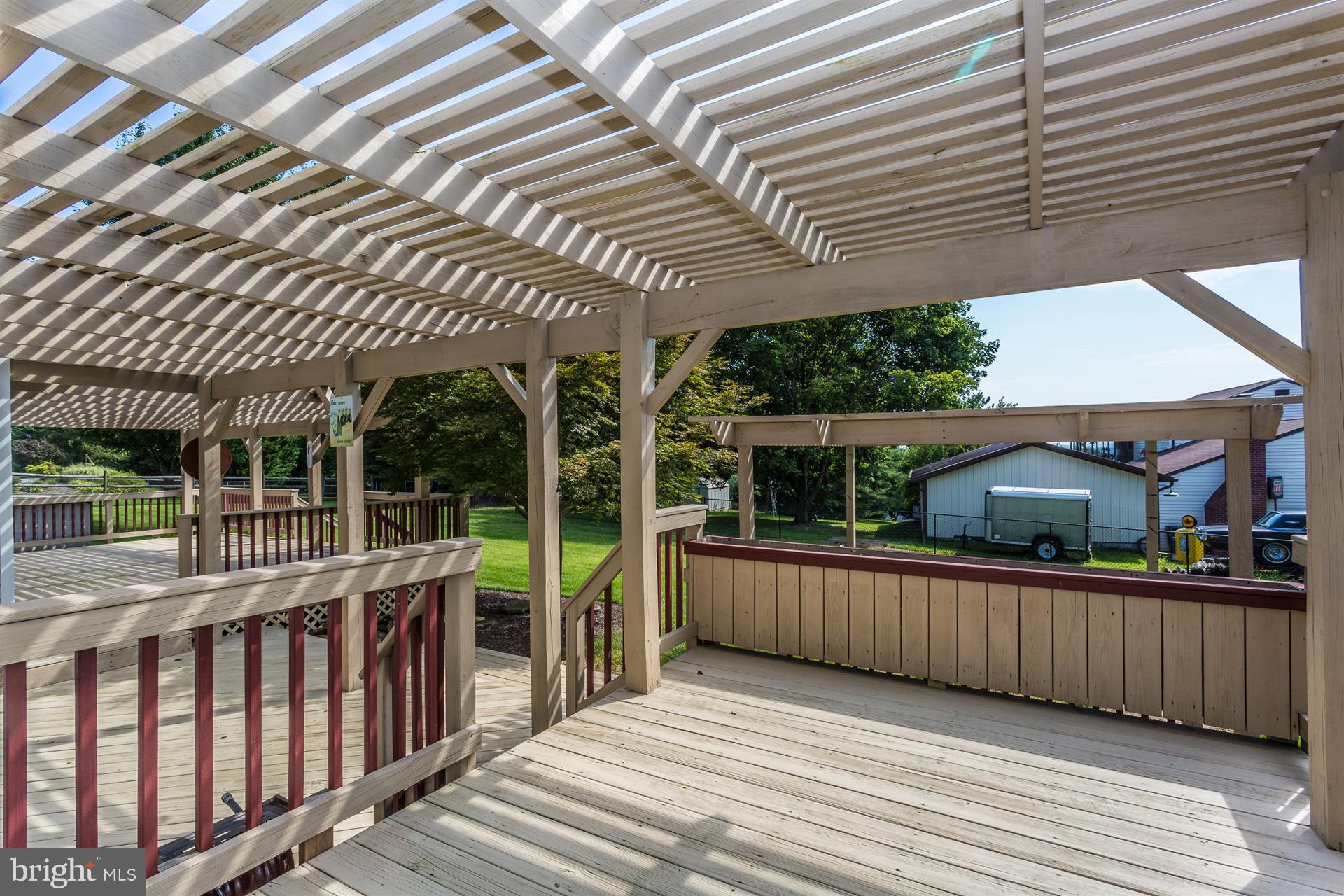 7909 Chestnut Grove Road Frederick, MD 21701 - Photo 26 of 30 Multi level deck