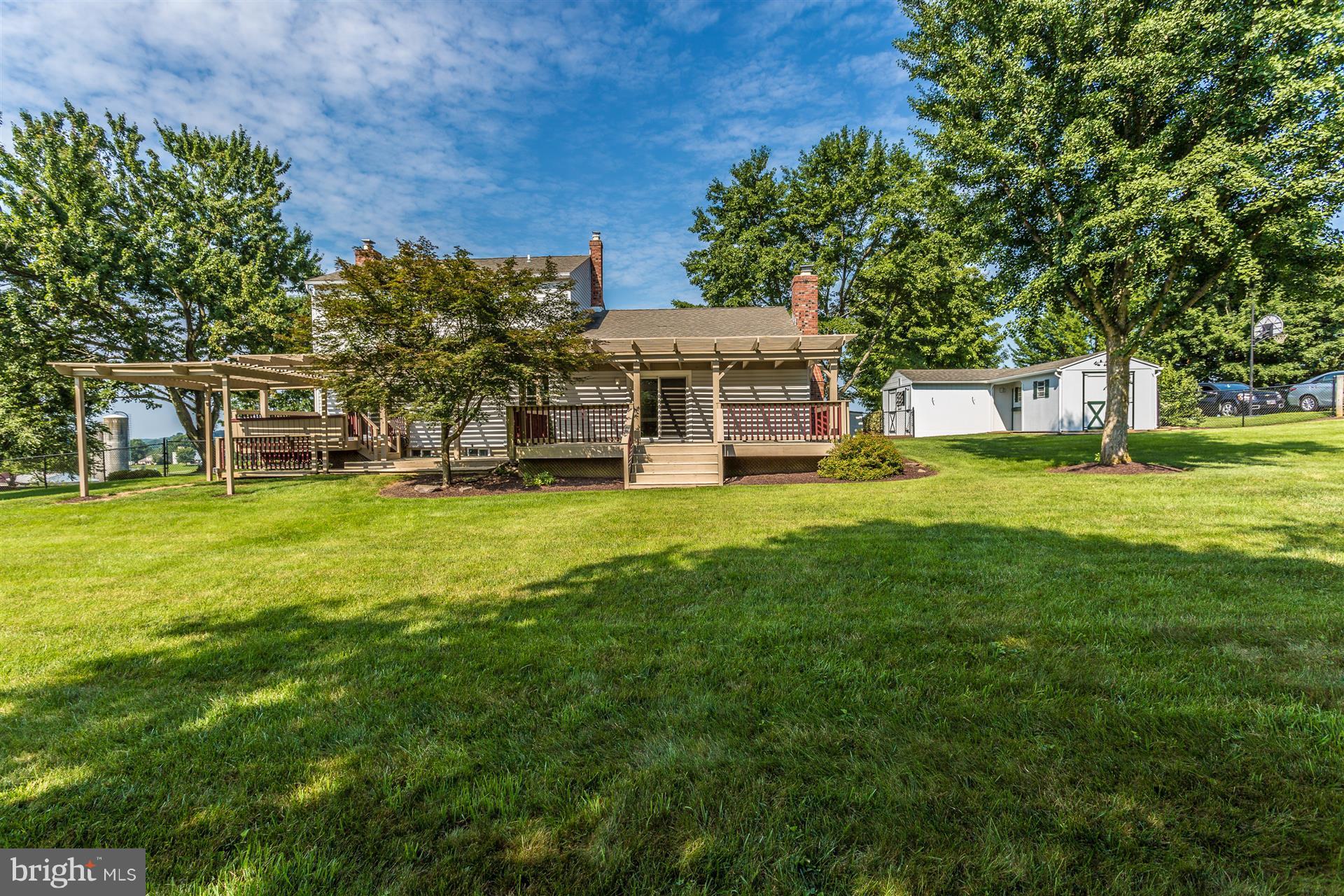 7909 Chestnut Grove Road Frederick, MD 21701 - Photo 30 of 30 Multi level deck