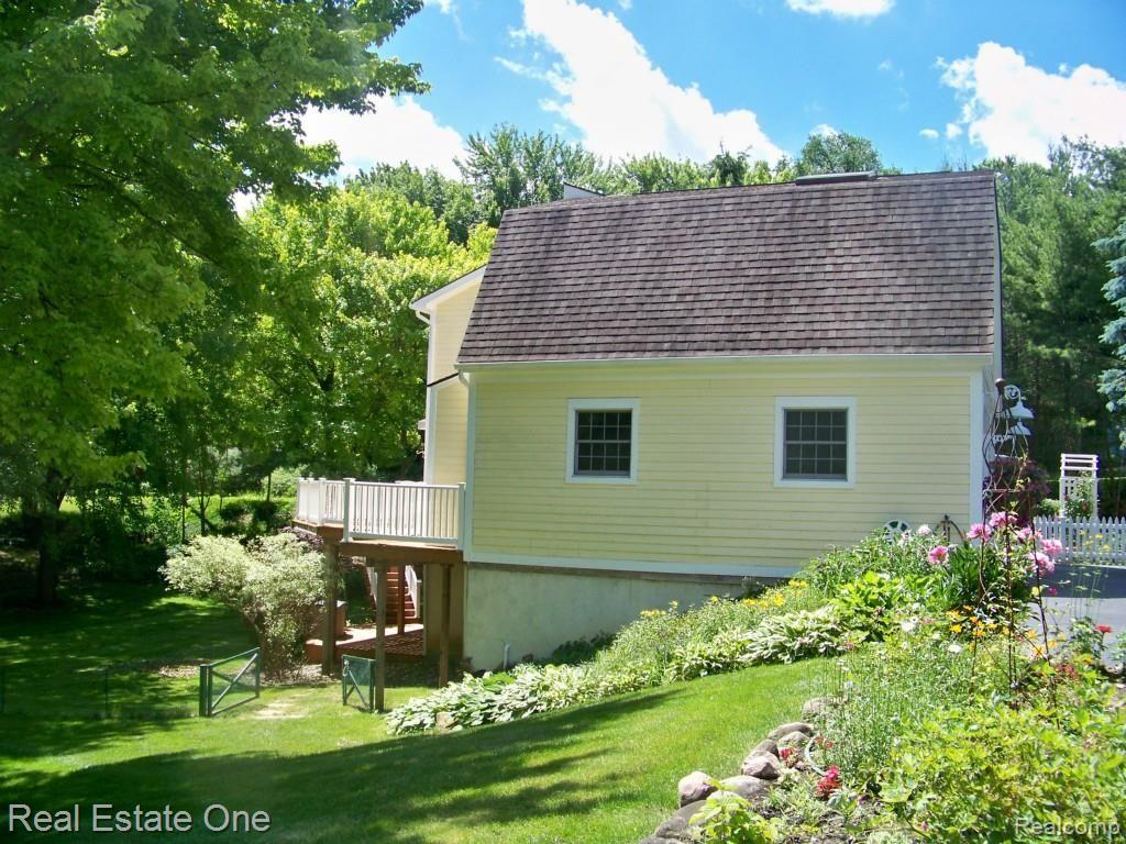 3208 North Tipsico Lake Road Hartland, MI 48353 - Photo 64 of 87 083.jpg