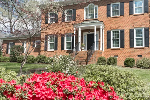 $1,650,000 | 7045 Erin Court, Charlotte, NC 28210
