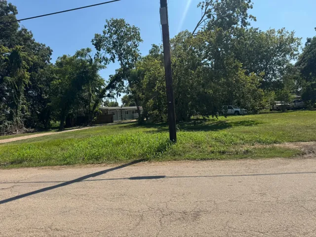 $19,900 | 915 West Milam Street, Wharton, TX 77488