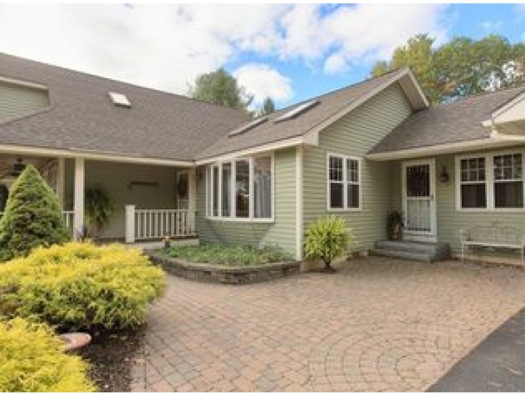 349 Mammoth Road Londonderry, NH 03053 - Photo 2 of 33 Gallery Image 2