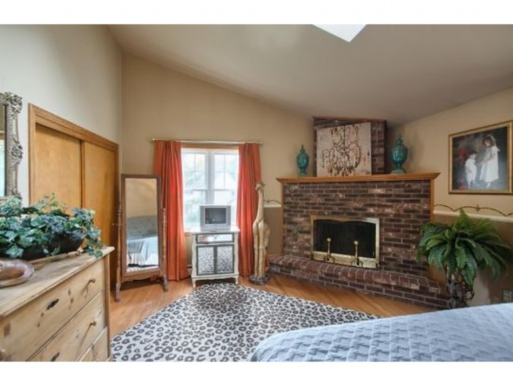 349 Mammoth Road Londonderry, NH 03053 - Photo 20 of 33 Gallery Image 20