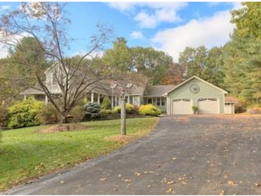 349 Mammoth Road Londonderry, NH 03053 - Photo 4 of 33 Gallery Image 4
