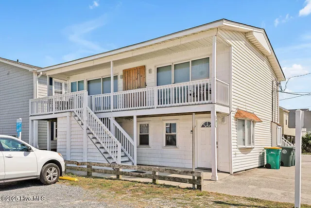 $1,050,000 | 501 Fort Fisher Boulevard South, Unit 6 & 7, Kure Beach, NC 28449