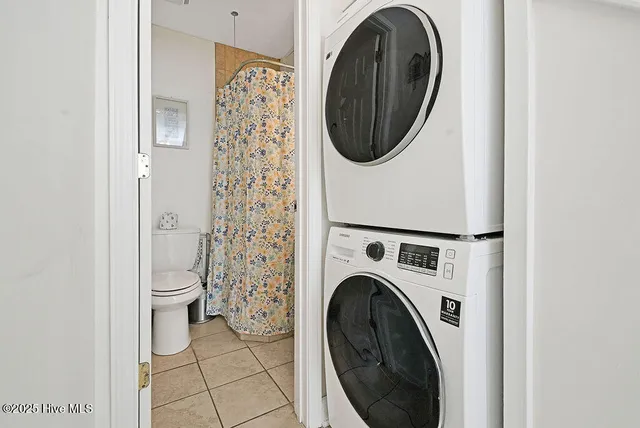 $1,050,000 | 501 Fort Fisher Boulevard South, Unit 6 & 7, Kure Beach, NC 28449