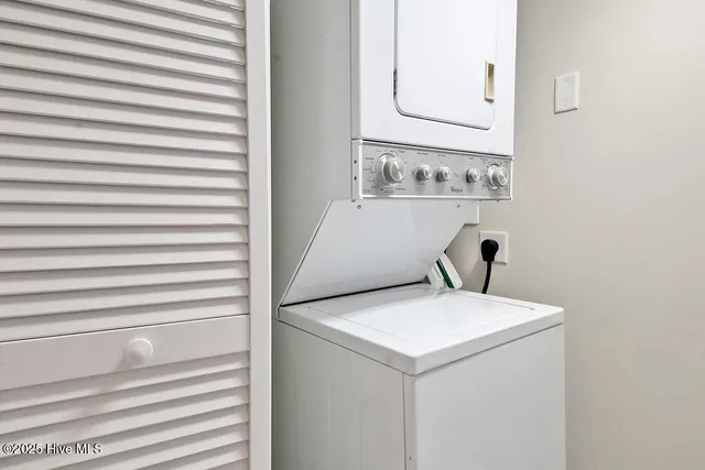 $1,050,000 | 501 Fort Fisher Boulevard South, Unit 6 & 7, Kure Beach, NC 28449