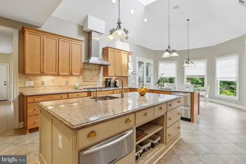 $2,475,000 | 11736 Gainsborough Road, Potomac, MD 20854