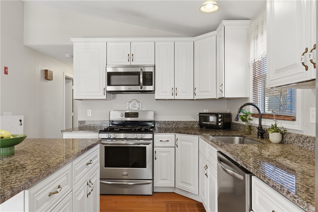 29 Morning Glory Road Cumberland, RI 02864 - Photo 7 of 29