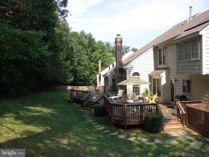8323 Kings Ridge Court Springfield, VA 22153 - Photo 26 of 30 Back yard