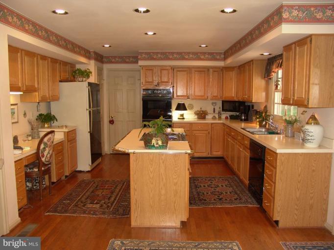8323 Kings Ridge Court Springfield, VA 22153 - Photo 9 of 30 Kitchen