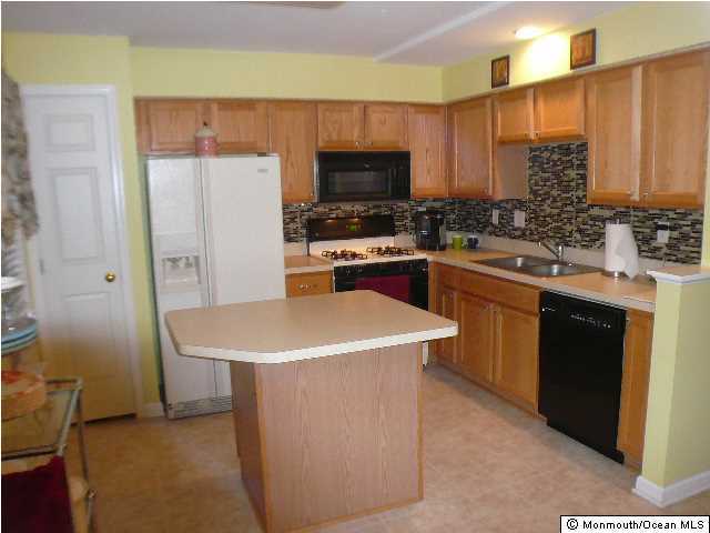21 Saxton Road Farmingdale, NJ 07727 - Photo 3 of 24 Additional Photo
