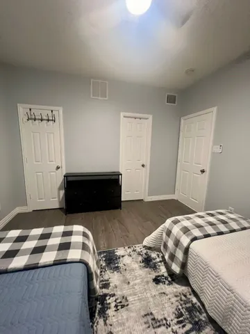 $2,800 | 7143 Laguna Villas, Houston, TX 77036