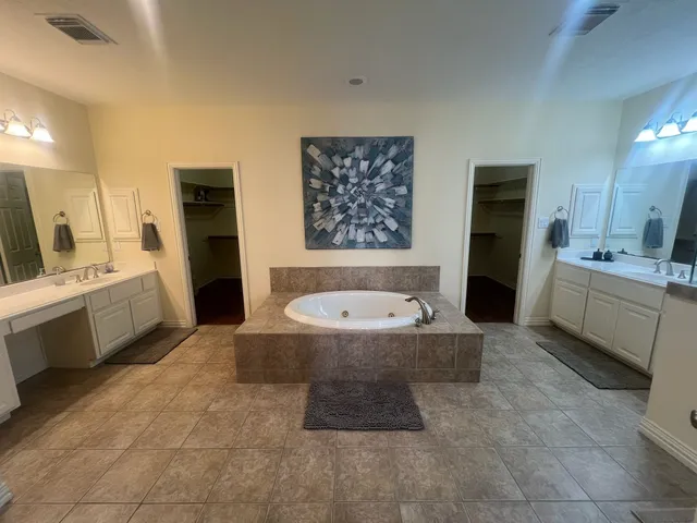 $2,800 | 7143 Laguna Villas, Houston, TX 77036