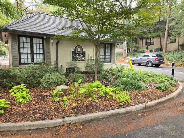 $2,000 | 60 Lamsden Lane Northwest, Atlanta, GA 30327