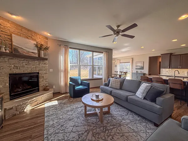$899,900 | W275-n358 Arrowhead Trail, Waukesha, WI 53188