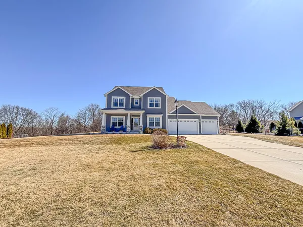 $899,900 | W275-n358 Arrowhead Trail, Waukesha, WI 53188