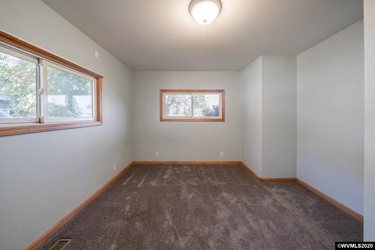 313 Northeast South Nebergall Loop Albany, OR 97321 - Photo 27 of 38