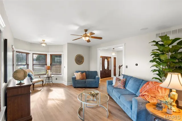 $860,000 | 330 Stonehenge Drive, Washington, MO 63090