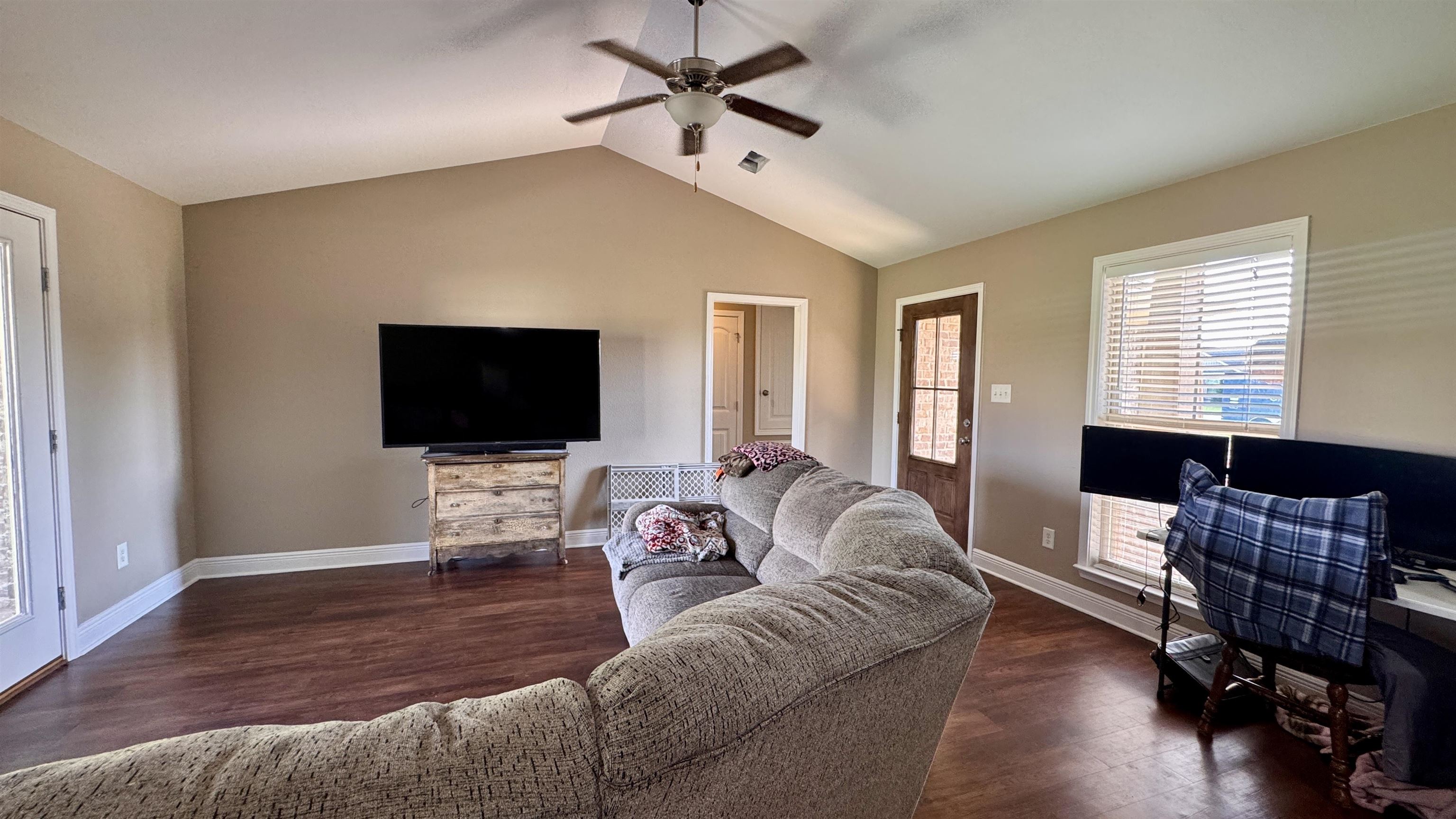 21668 Talbot Lane Robertsdale, AL 36567 - Photo 11 of 22 Living Room
