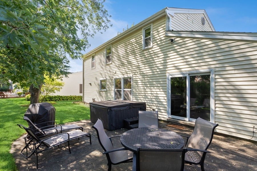 1023 Greenridge Road Buffalo Grove, IL 60089 - Photo 20 of 21 Gallery Image 20