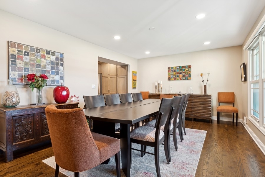 1023 Greenridge Road Buffalo Grove, IL 60089 - Photo 5 of 21 Gallery Image 5