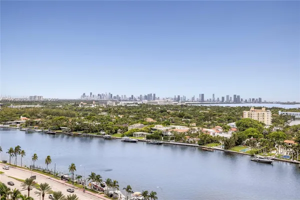 $5,500 | 4779 Collins Avenue, Unit 1706, Miami Beach, FL 33140