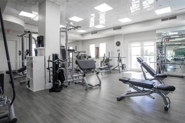 $5,500 | 4779 Collins Avenue, Unit 1706, Miami Beach, FL 33140