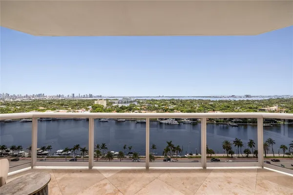 $5,500 | 4779 Collins Avenue, Unit 1706, Miami Beach, FL 33140