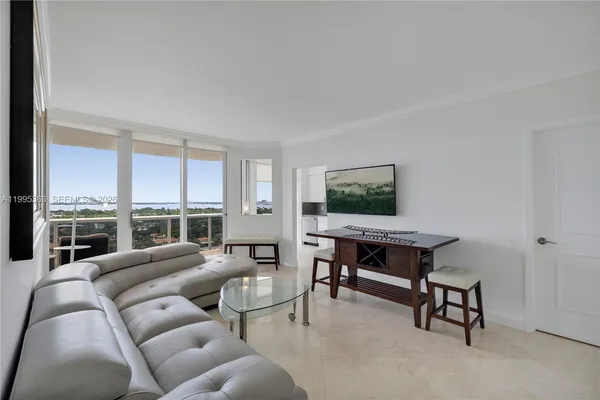 $5,500 | 4779 Collins Avenue, Unit 1706, Miami Beach, FL 33140