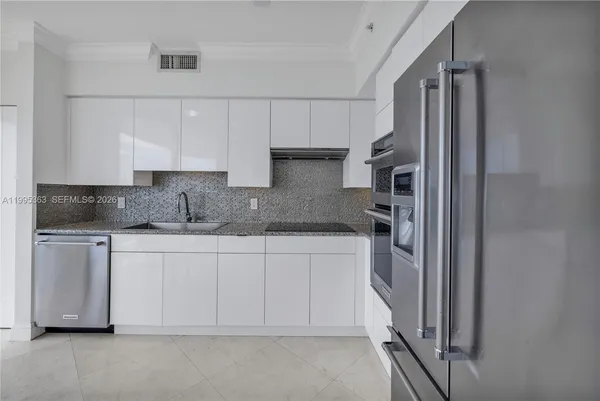 $5,500 | 4779 Collins Avenue, Unit 1706, Miami Beach, FL 33140