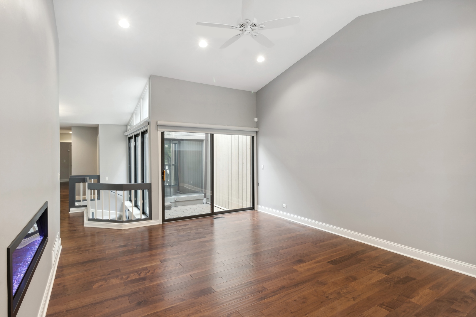 605 Shoreline Road Lake Barrington, IL 60010 - Photo 14 of 43 Gallery Image 14