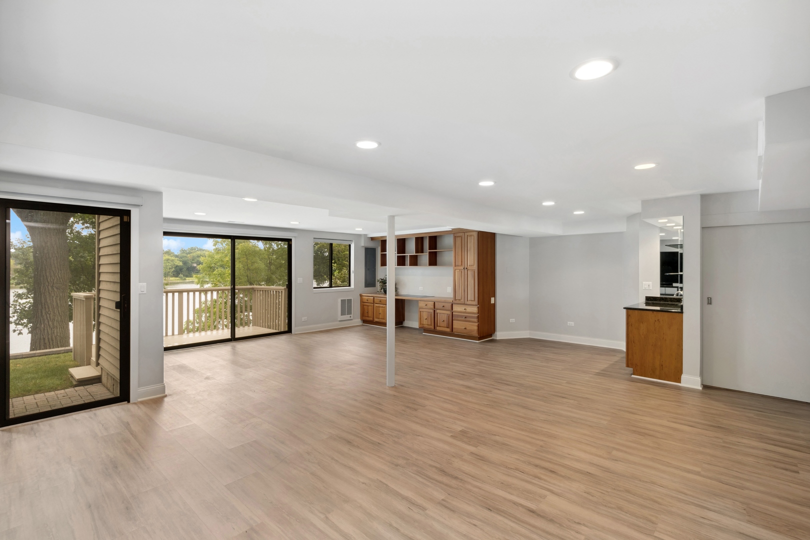 605 Shoreline Road Lake Barrington, IL 60010 - Photo 30 of 43 Gallery Image 30