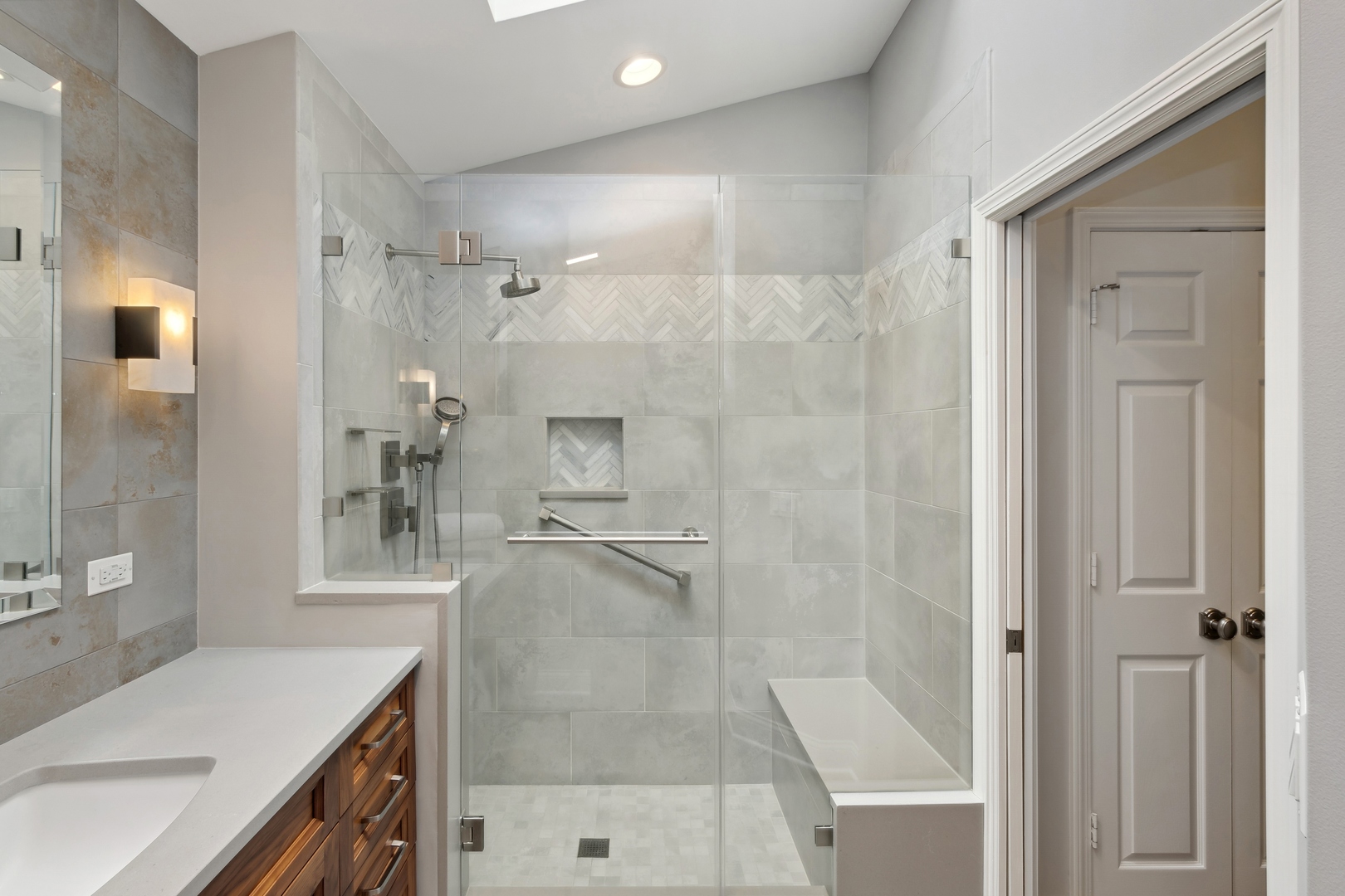 605 Shoreline Road Lake Barrington, IL 60010 - Photo 35 of 43 Gallery Image 35