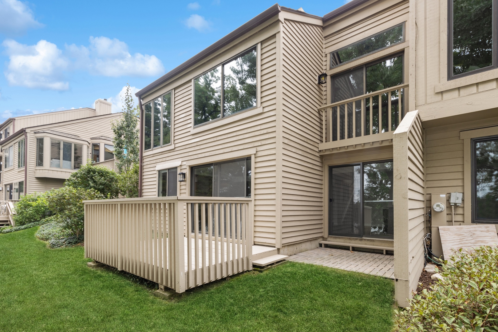 605 Shoreline Road Lake Barrington, IL 60010 - Photo 42 of 43 Gallery Image 42