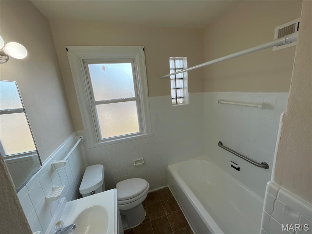 8841 Jennings Station Road Jennings, MO 63136 - Photo 13 of 16