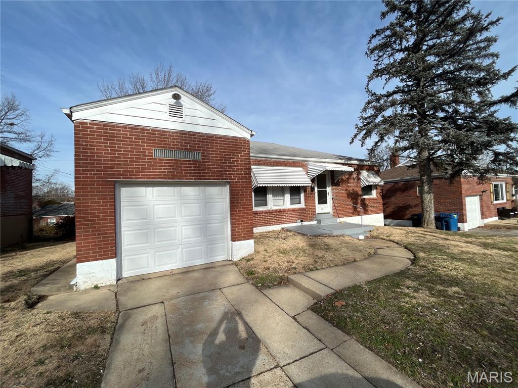 8841 Jennings Station Road Jennings, MO 63136 - Photo 3 of 16