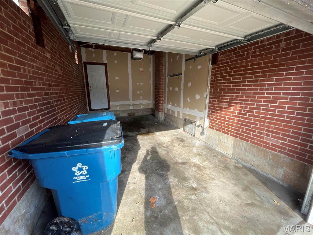 8841 Jennings Station Road Jennings, MO 63136 - Photo 6 of 16