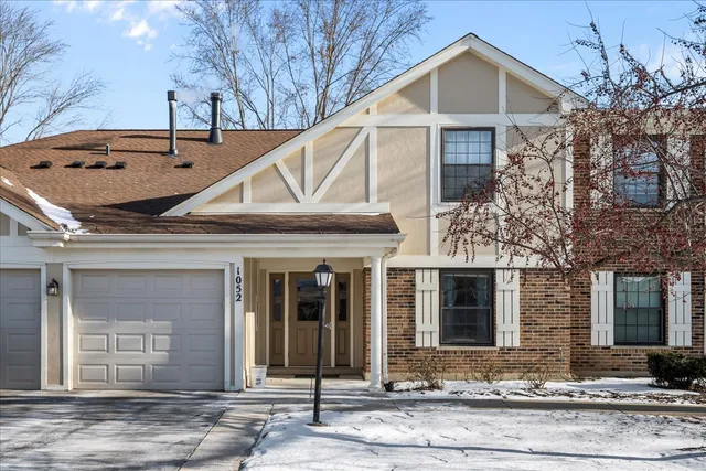 $262,500 | 1052 Southbury Lane, Unit B1, Wheeling, IL 60090