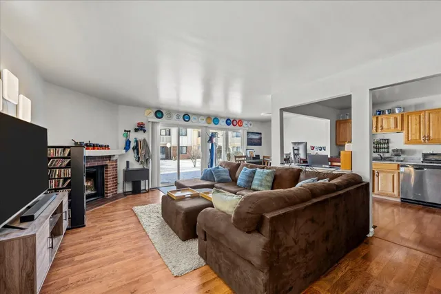 $262,500 | 1052 Southbury Lane, Unit B1, Wheeling, IL 60090