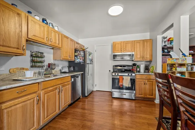 $262,500 | 1052 Southbury Lane, Unit B1, Wheeling, IL 60090