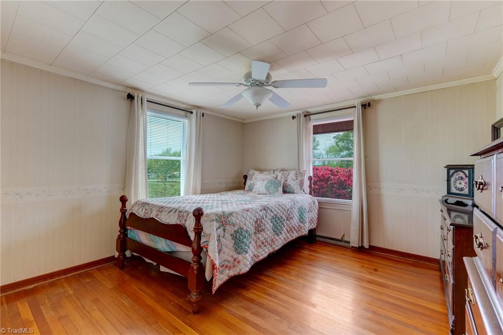911 Wolf Island Road Reidsville, NC 27320 - Photo 11 of 23 Primary bedroom