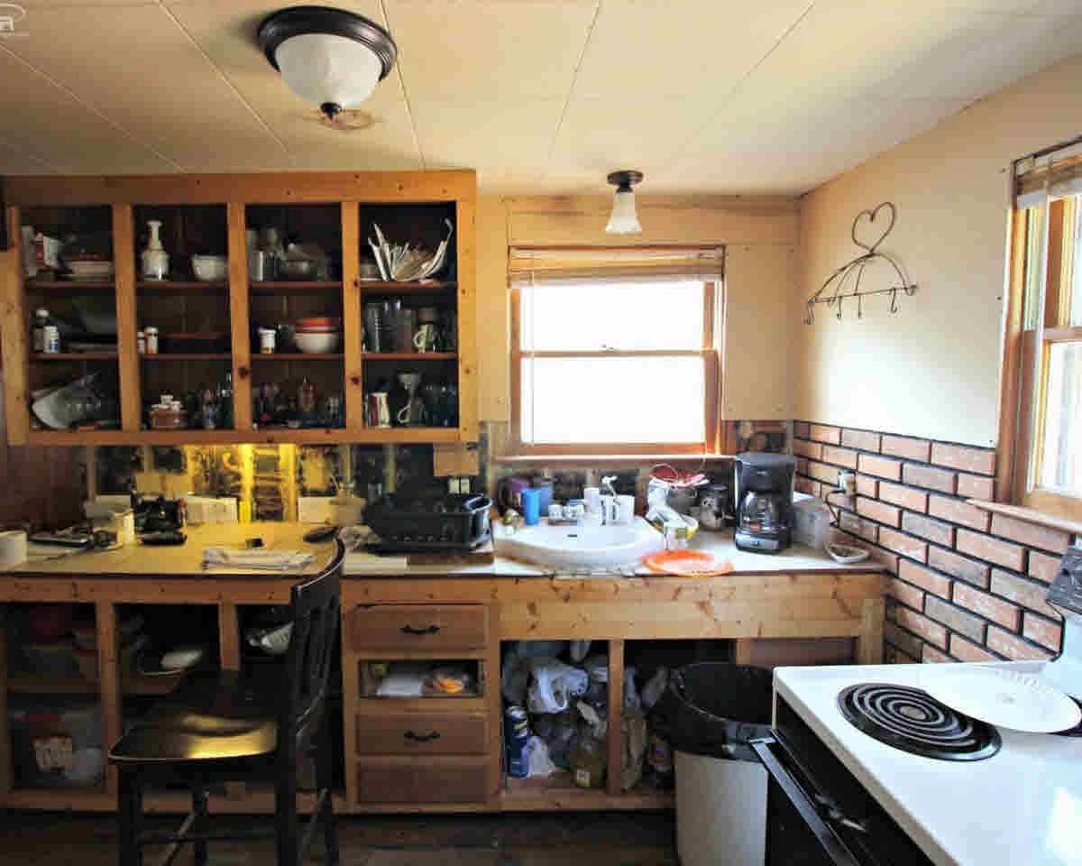 14468 McCaslin Lake Road Linden, MI 48451 - Photo 6 of 13 21192927-5.JPG