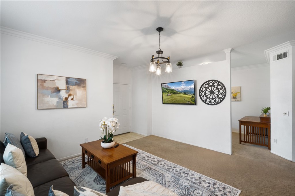 686 Azure Lane, Unit 2 Corona, CA 92879 - Photo 3 of 31