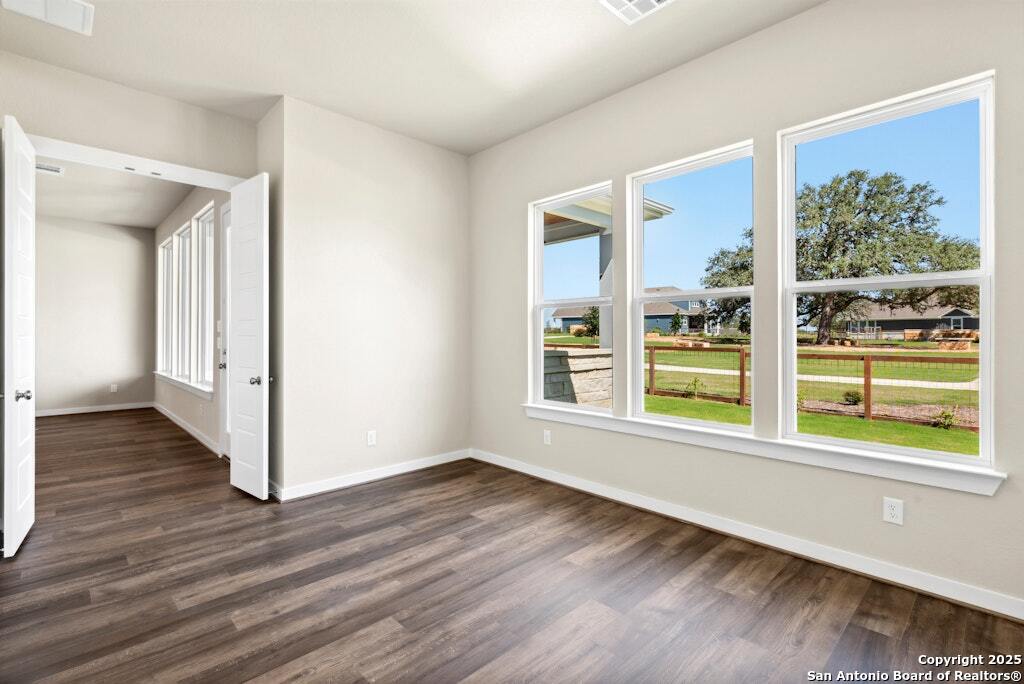 8131 Wellstone Schertz, TX 78154 - Photo 12 of 40