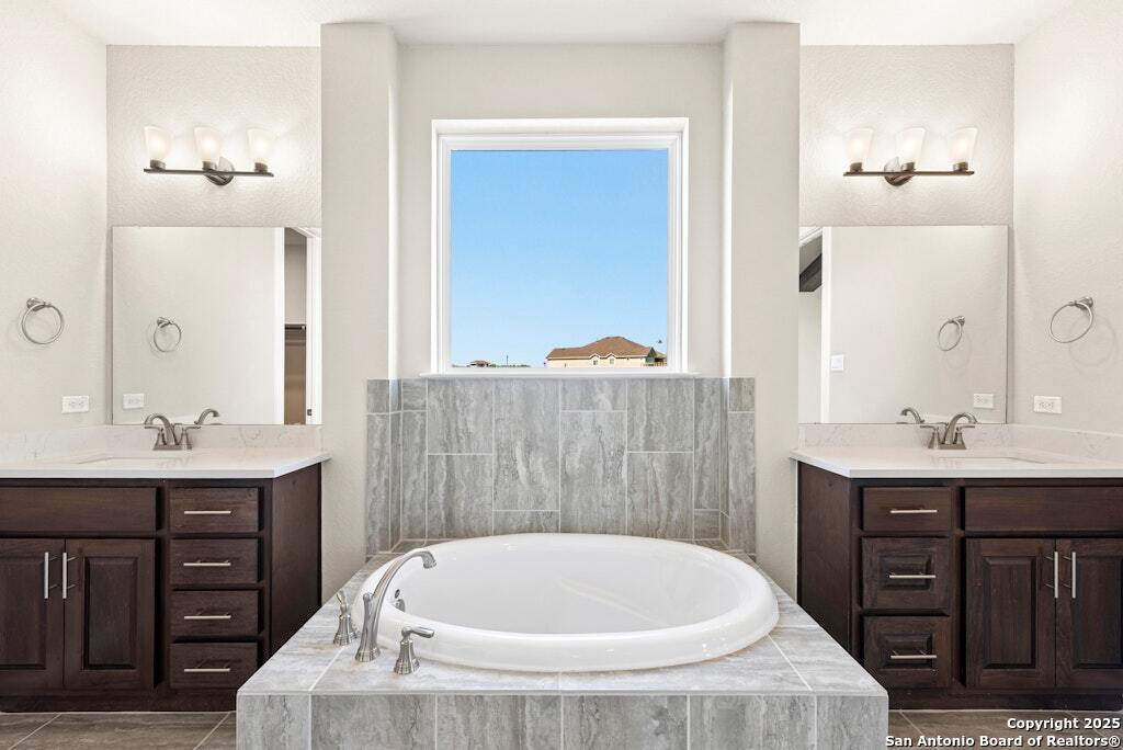 8131 Wellstone Schertz, TX 78154 - Photo 13 of 40